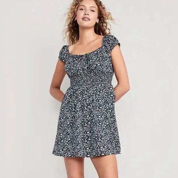Old Navy navy and white ditsy floral smocked waist cotton blend dress size XS - Picture 1 of 7